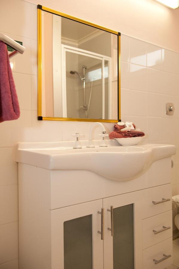 Best Western Balmoral Motor Inn Glenorchy Room photo
